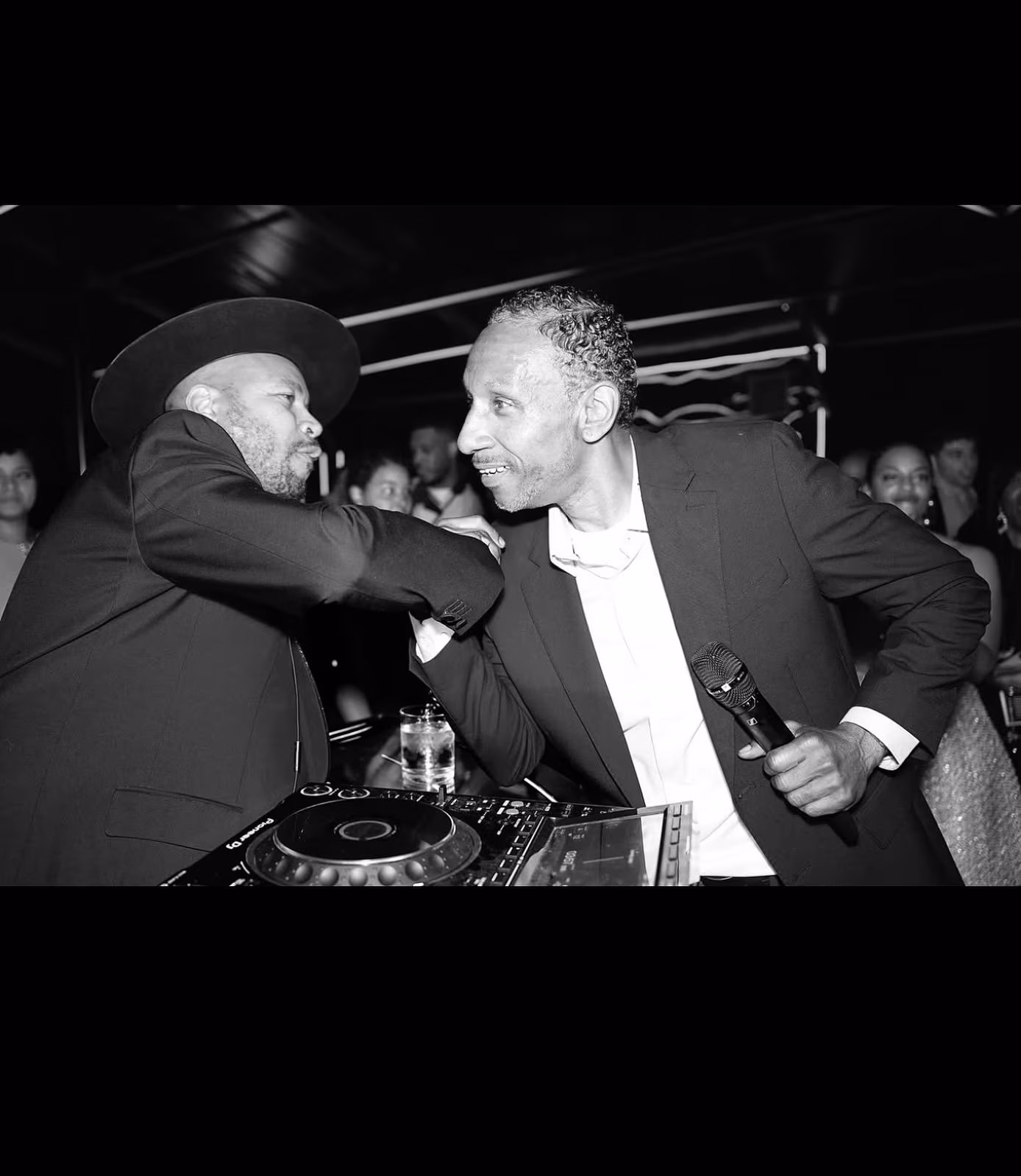 Dres Celebrates 30-Year Friendship With D-Nice Hip-hop veteran Dres pays tribute to three decades of friendship with DJ D-Nice in style