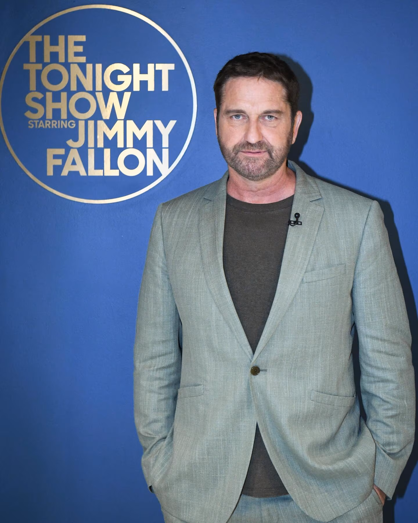 Gerard Butler Dives Into How to Train Your Dragon on Fallon The Scottish star chatted with Jimmy Fallon for laughs, stories and a look at dragon magic