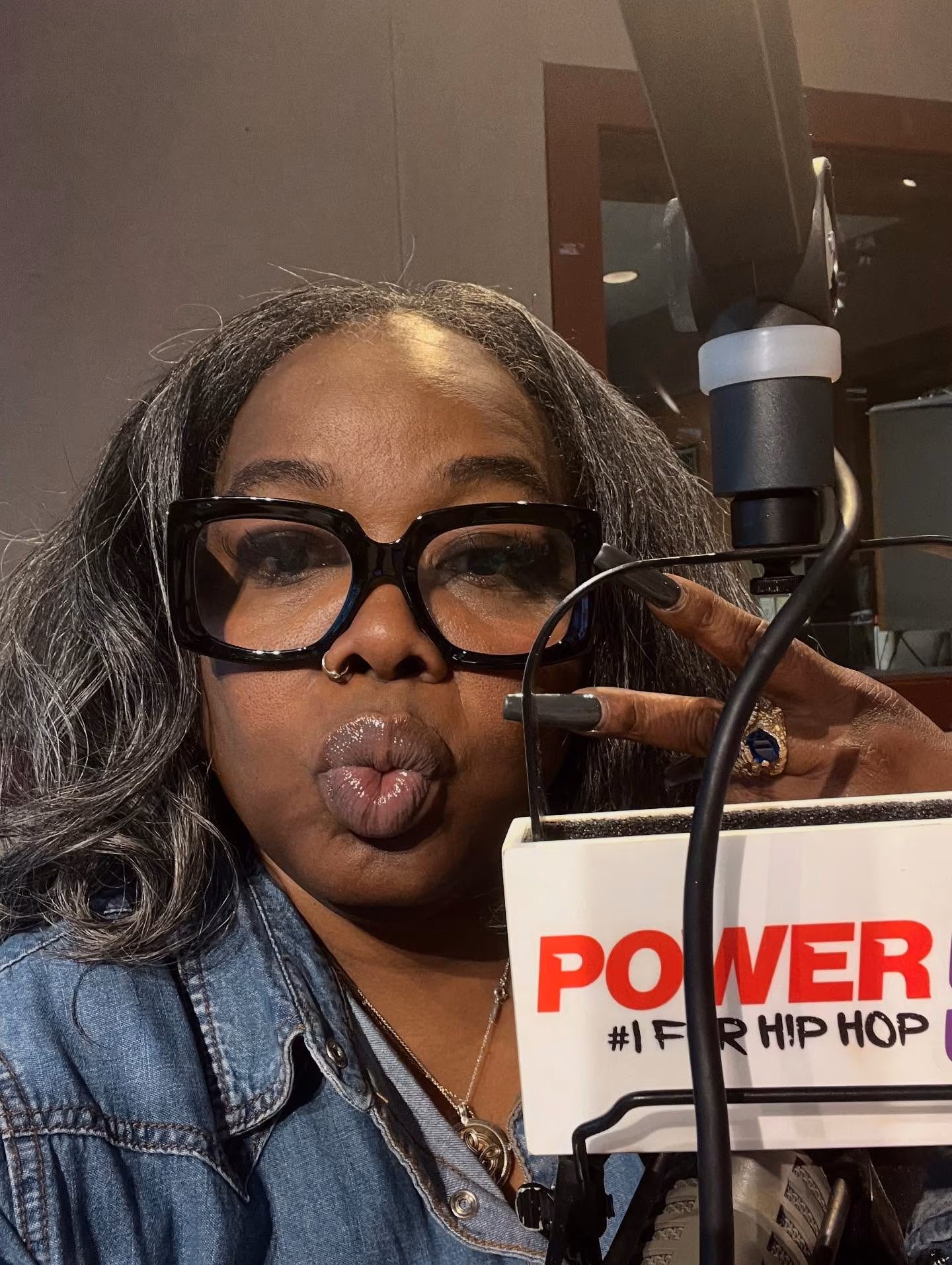 Jackie Fabulous Hits Power 98 FM Ahead Of Comedy Zone CLT Radio debut sparks standup tour with back-to-back shows in uptown Charlotte this weekend!!