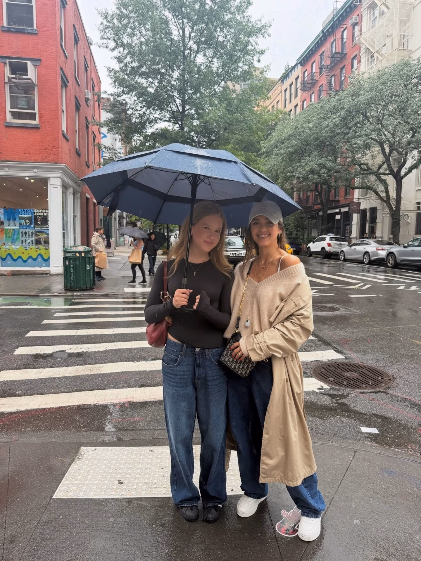 Jessica Alba’s Sweet Mother-Daughter NYC Weekend The duo browsed chic boutiques, feasted on city fare and even capped with a Broadway show