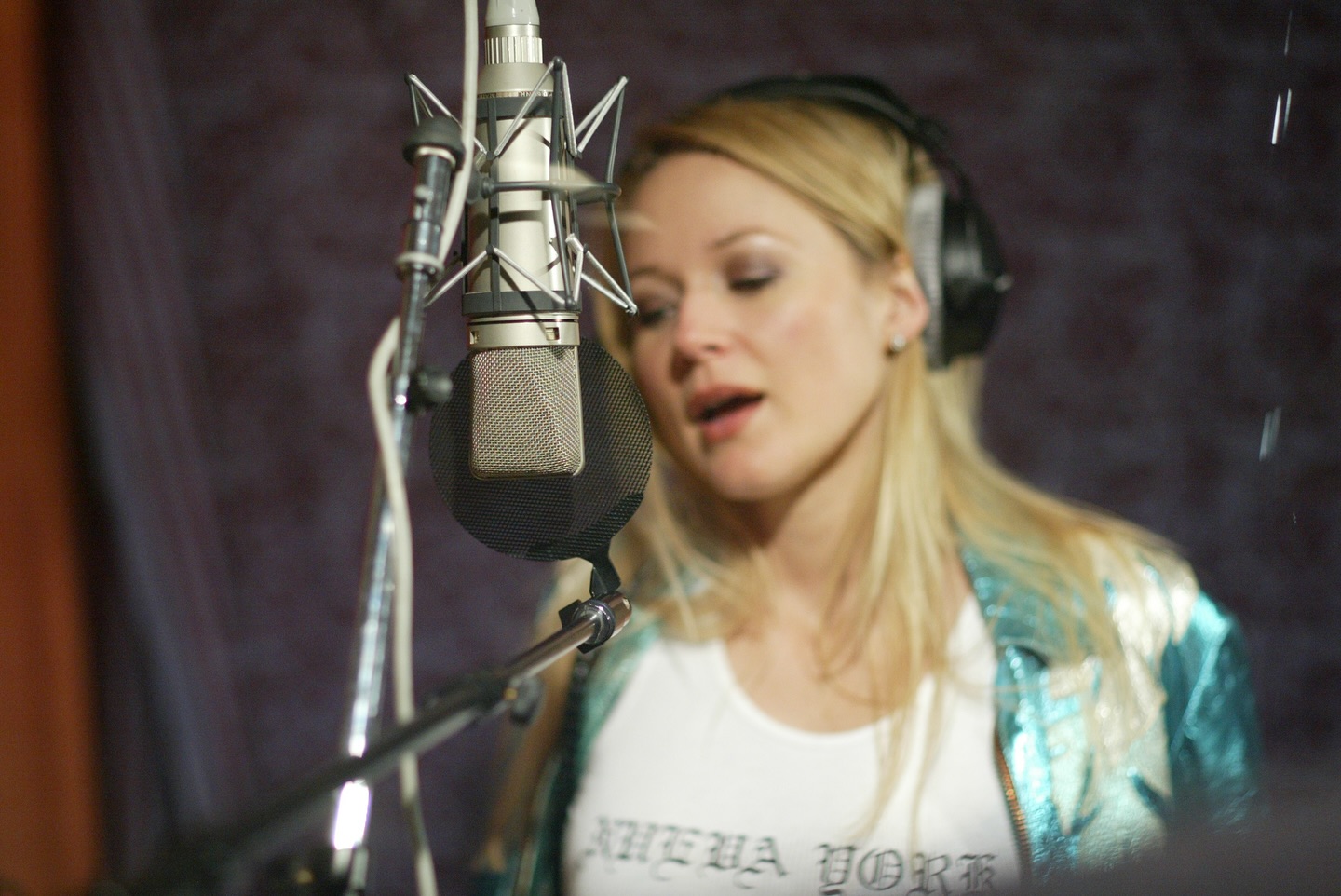 Jewel Praises Lester Mendez for Ahead-of-Its-Time Pop Sound