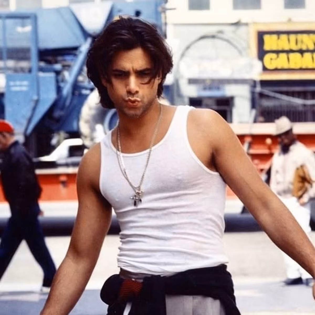 John Stamos Kicks Off Summer Friday With Sun-Soaked Photos Actor shares playful coastal snaps to usher in weekend vibes and invite seaside relaxation
