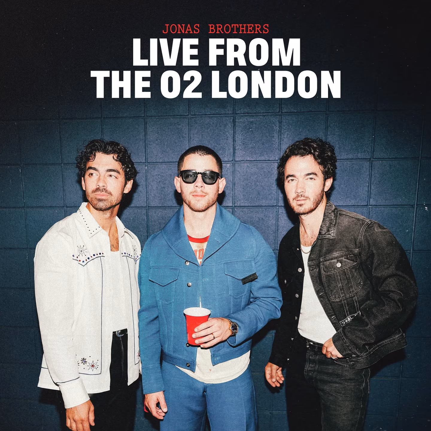 Jonas Brothers Drop Live Album This Friday Recordings from Nick’s London birthday showcase hits, unreleased songs, and fan favorites.