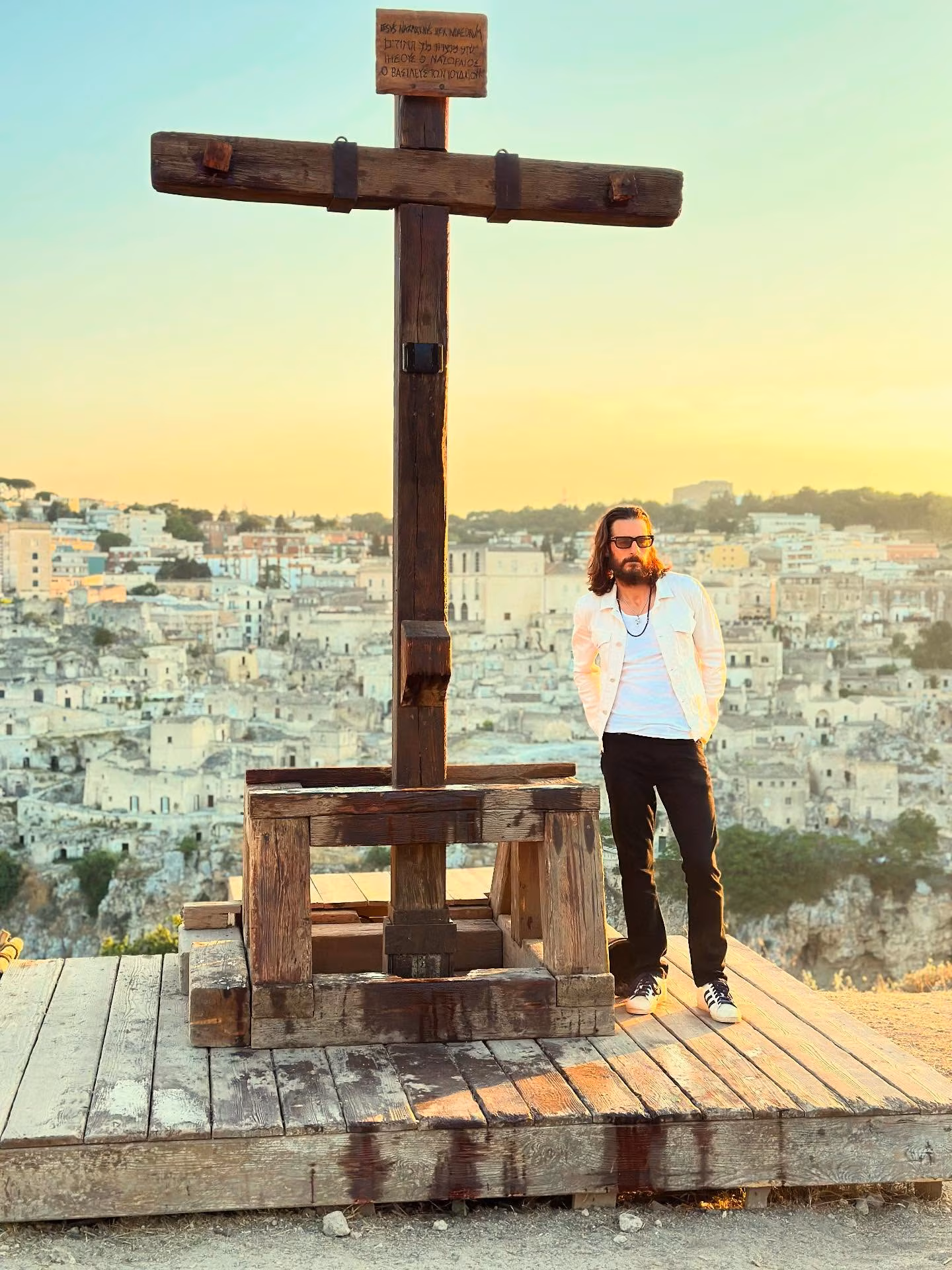 Jonathan Roumie Shares Rare Makeup-Free Photos Amid Filming Starring as Christ in The Chosen, he pauses to offer a prayer ahead of the demanding shoot.