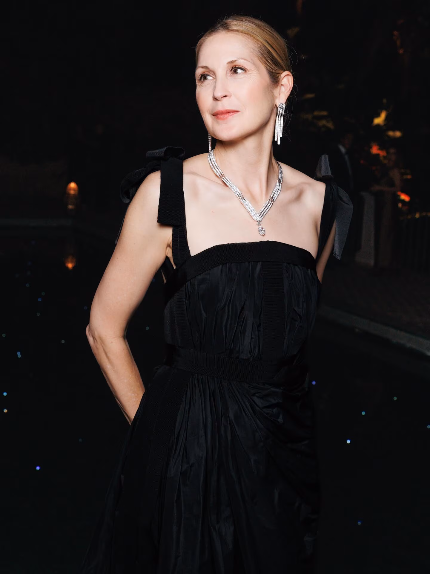 Kelly Rutherford Shines at Chaumet Jewels By Nature Event Gossip Girl star dazzles in high-jewelry circle, embracing nature-inspired gems with flair.