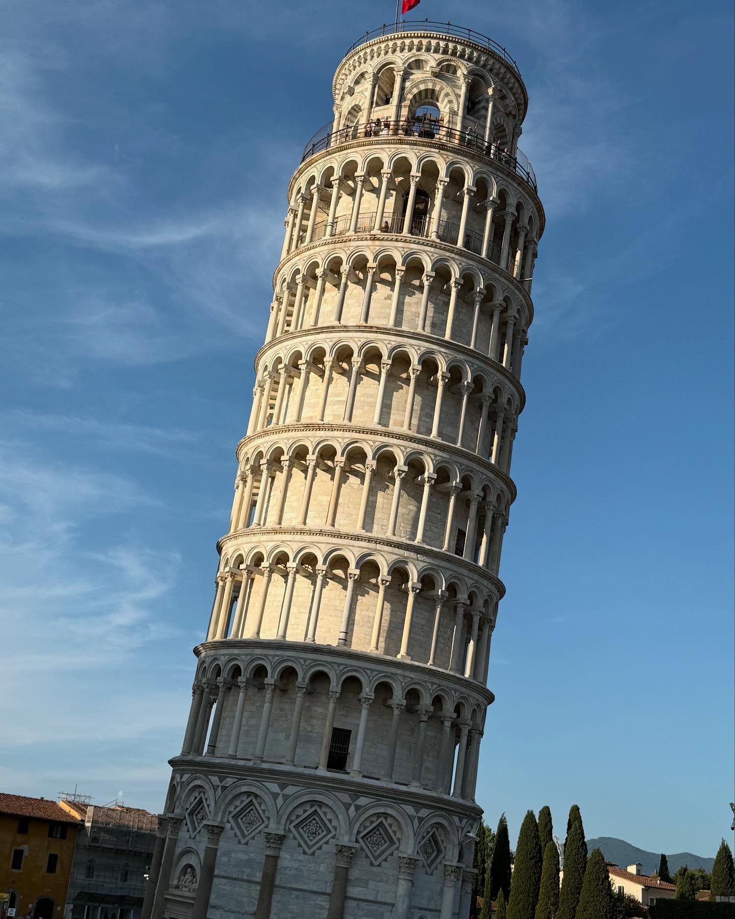 Lindsay Price Embraces Italy on Scenic Tuscany Trip
