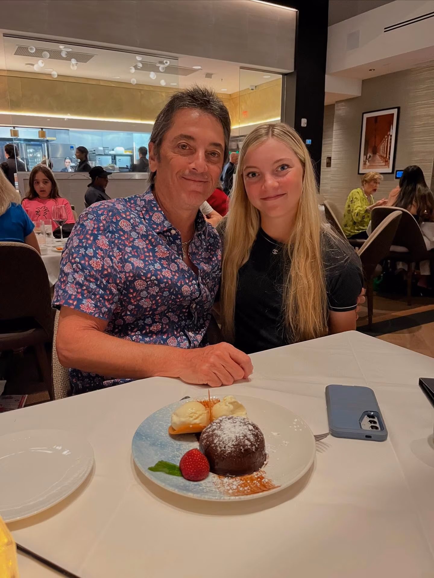Scott Baio Celebrates Father’s Day at Fleming’s TV icon shares a meal with his wife and golf-loving tween to honor this cherished moment!!