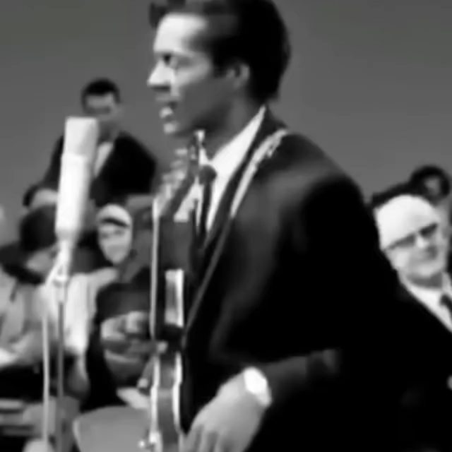 Slash Honors Chuck Berry’s Rock Blueprint