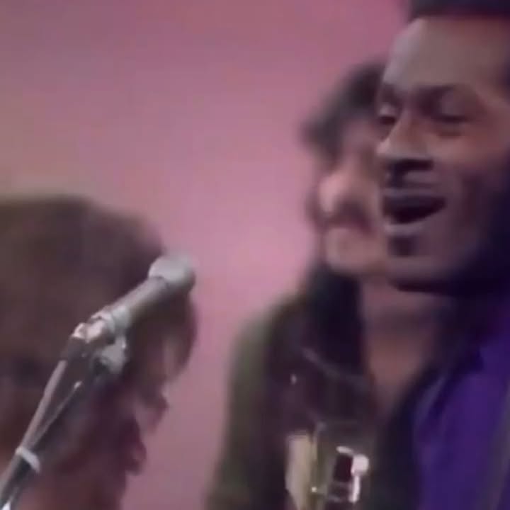 Slash Honors Chuck Berry’s Rock Blueprint