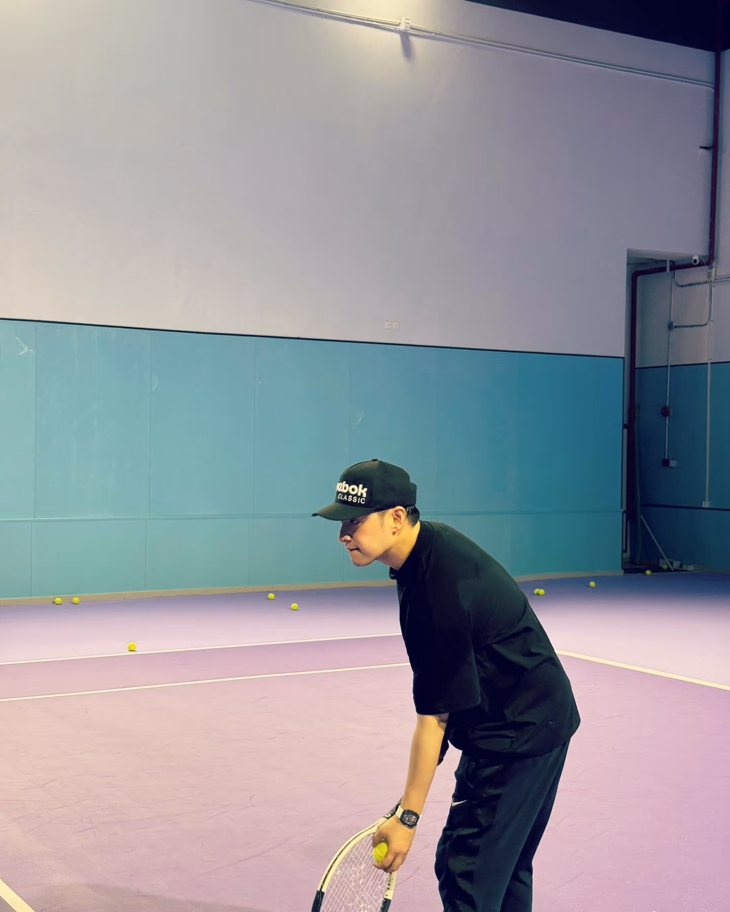 Will Pan Shows Off Tennis Moves Mandopop star hits the court with flair in action-packed snaps, unveiling bold sporty side